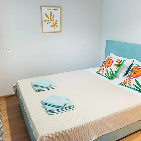 за гости ирис Iris Guest