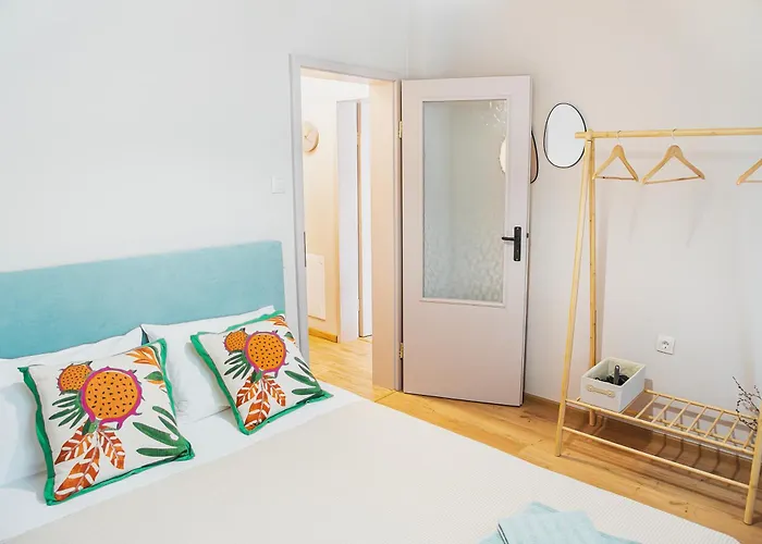 за гости ирис Iris Guest